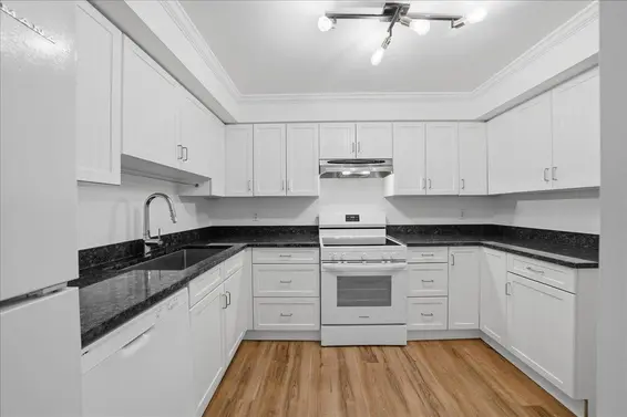 PH 406 1340 Duchess Avenue, West Vancouver For Sale - image 5