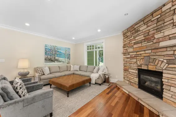 4904 Chalet Place, North Vancouver For Sale - image 15