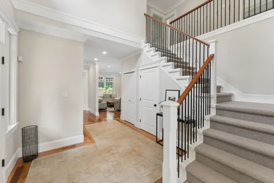 4904 Chalet Place, North Vancouver For Sale - image 3