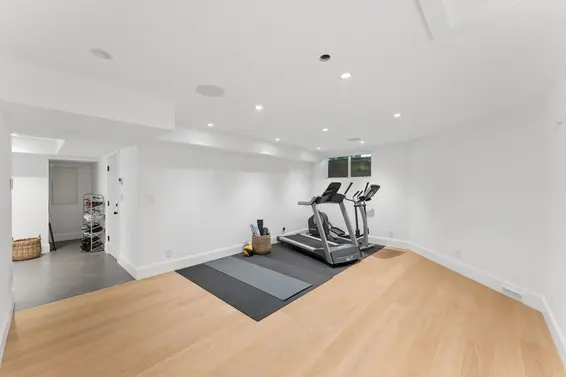 4904 Chalet Place, North Vancouver For Sale - image 35