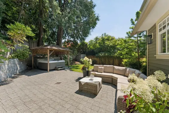 4904 Chalet Place, North Vancouver For Sale - image 38