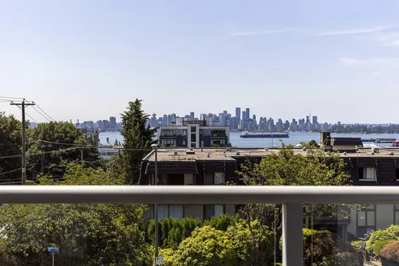 307 308 West 2nd Street, North Vancouver