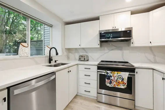 2 1075 Lynn Valley Road, North Vancouver For Sale - image 7