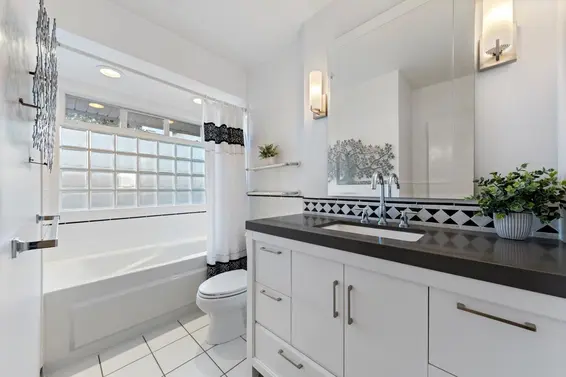 4331 Lions Avenue, North Vancouver For Sale - image 12