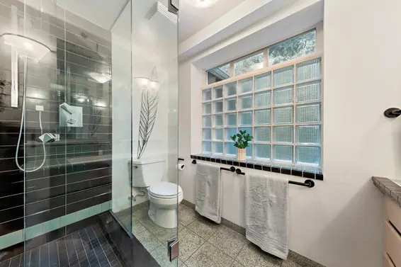 4331 Lions Avenue, North Vancouver For Sale - image 16