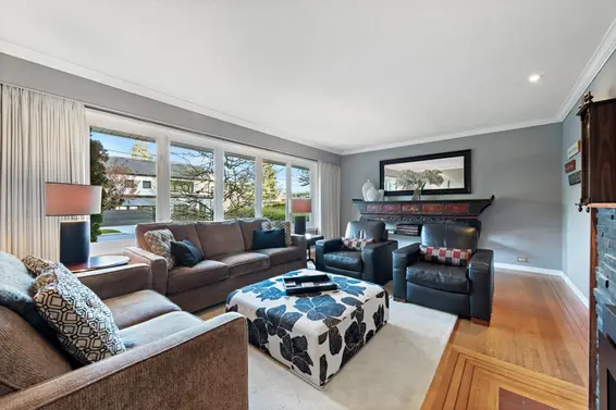 4331 Lions Avenue, North Vancouver For Sale - image 2