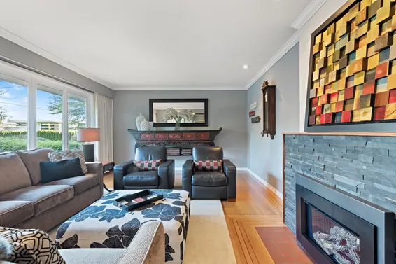 4331 Lions Avenue, North Vancouver For Sale - image 3