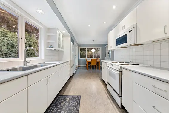 4331 Lions Avenue, North Vancouver For Sale - image 8
