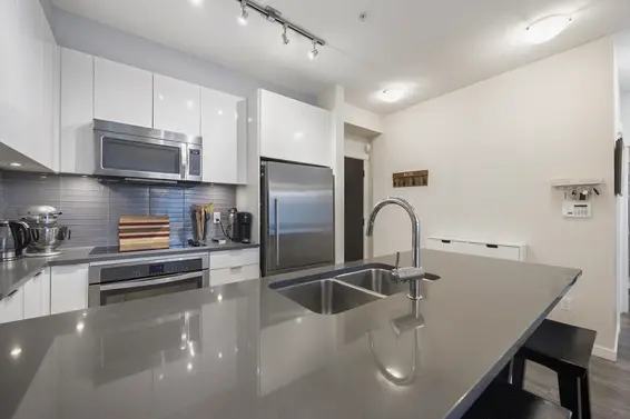 203 2665 Mountain Highway, North Vancouver For Sale - image 10