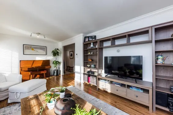 2530 Western Avenue, North Vancouver For Sale - image 9