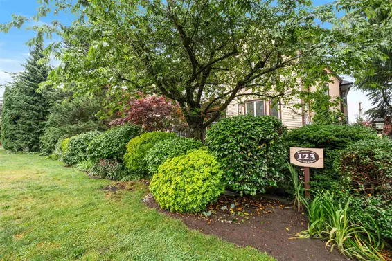 101 123 East 6th Street, North Vancouver For Sale - image 30