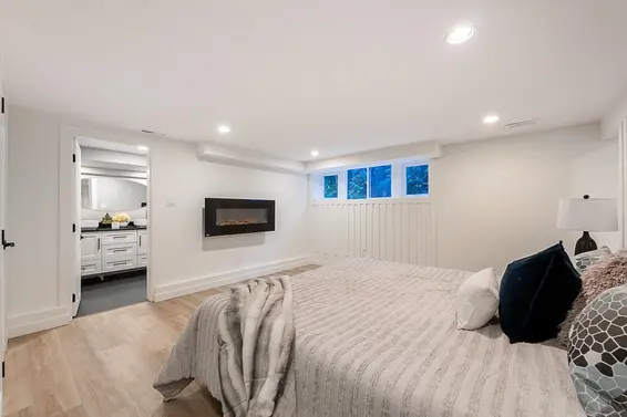2777 Newmarket Drive, North Vancouver For Sale - image 12