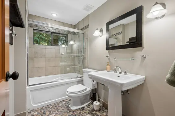 2857 Violet Street, North Vancouver For Sale - image 22