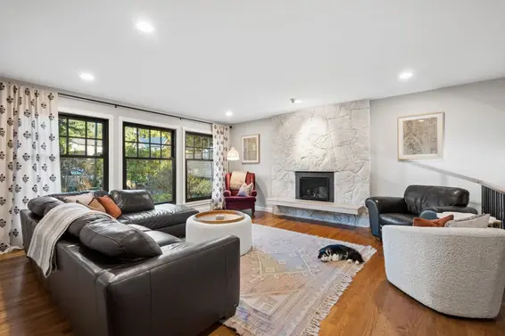 2857 Violet Street, North Vancouver For Sale - image 6