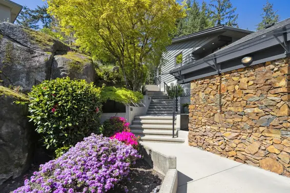4044 Almondel Road, West Vancouver For Sale - image 30