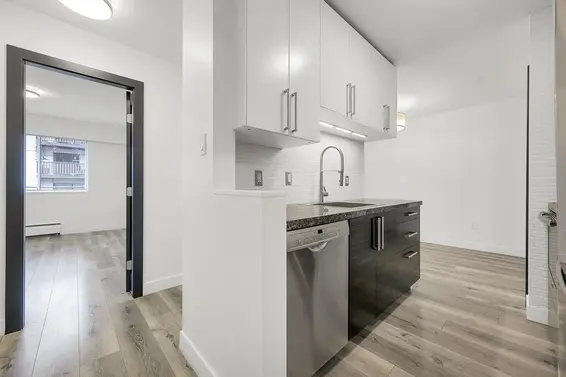 302 170 East 3rd Street, North Vancouver For Sale - image 5