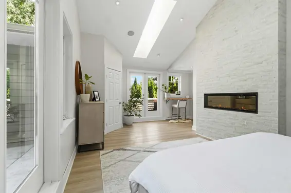 1610 Ross Road, North Vancouver For Sale - image 19