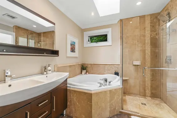 1610 Ross Road, North Vancouver For Sale - image 20