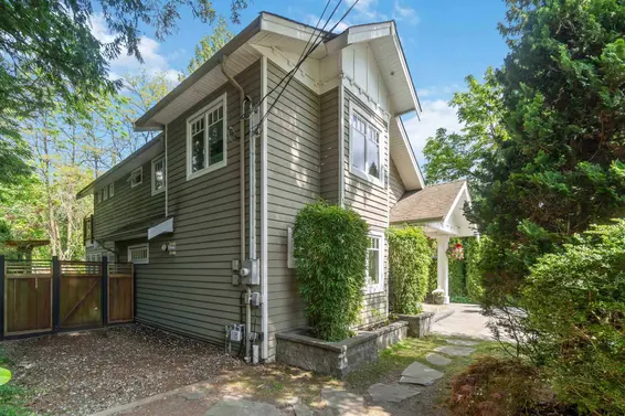 1610 Ross Road, North Vancouver For Sale - image 36