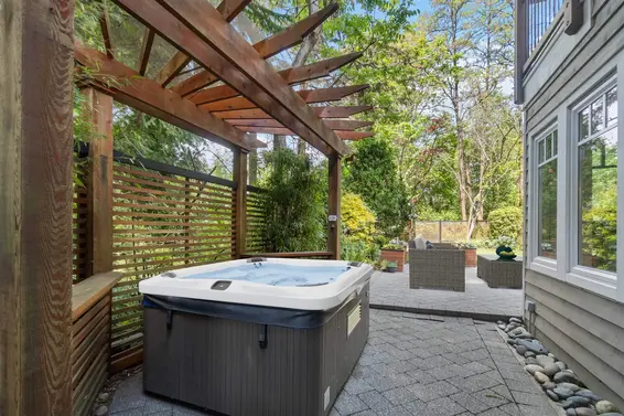 1610 Ross Road, North Vancouver For Sale - image 39