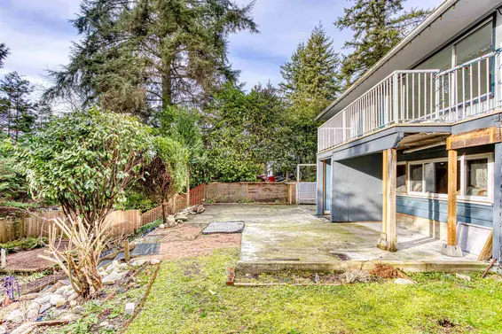 1025 Ridgewood Drive, North Vancouver For Sale - image 6