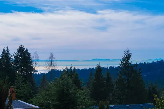 5240 Malaspina Place, North Vancouver For Sale - image 2