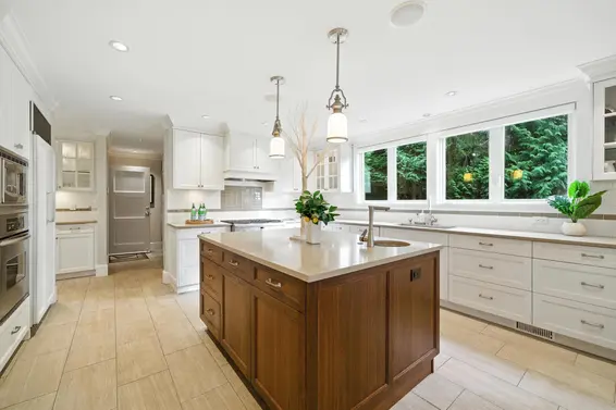 5211 Timberfeild Road, West Vancouver For Sale - image 8