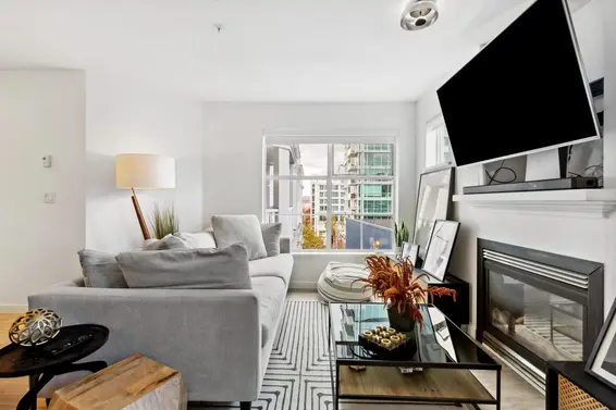 300 137 East 1st Street, North Vancouver For Sale - image 3