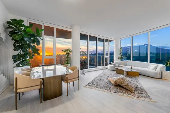 2704 1401 Hunter Street, North Vancouver