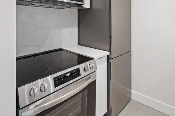 403 2150 Bellevue Avenue, West Vancouver For Sale - image 2