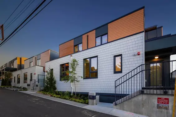 30 720 East 3Rd Street, North Vancouver