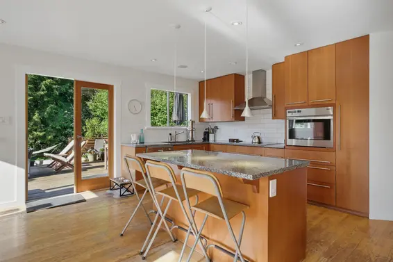 806 Clements Avenue, North Vancouver
