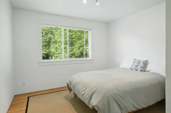 806 Clements Avenue, North Vancouver For Sale - image 15