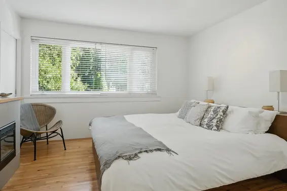 806 Clements Avenue, North Vancouver For Sale - image 16
