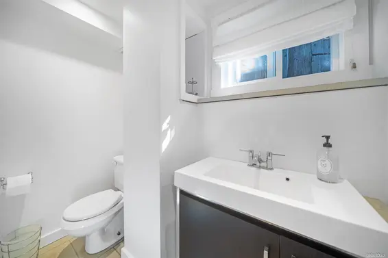 806 Clements Avenue, North Vancouver For Sale - image 19