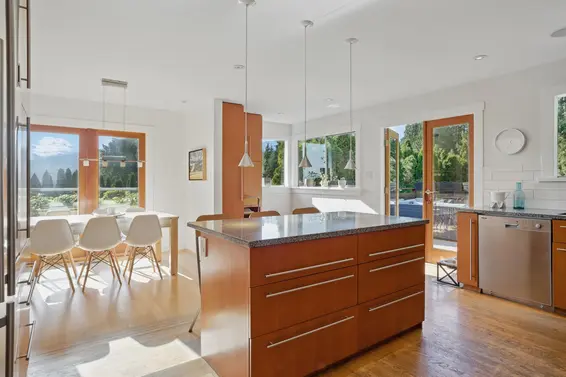 806 Clements Avenue, North Vancouver For Sale - image 3