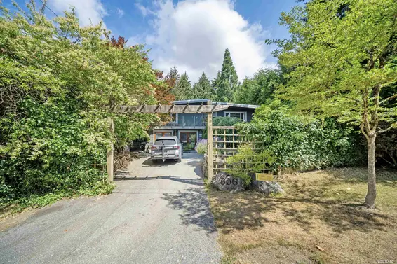 806 Clements Avenue, North Vancouver For Sale - image 35