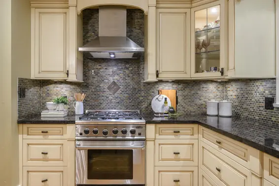 3402 Anne Macdonald Way, North Vancouver For Sale - image 4