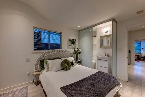 744 East 3rd Street, North Vancouver For Sale - image 11