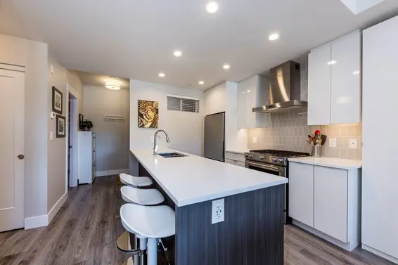 503 1496 Charlotte Road, North Vancouver For Sale - image 6