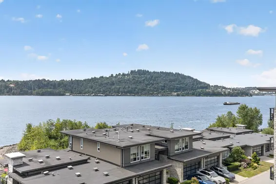 402 3911 Cates Landing Way, North Vancouver