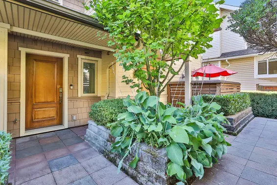 4 215 East 4th Street, North Vancouver For Sale - image 2
