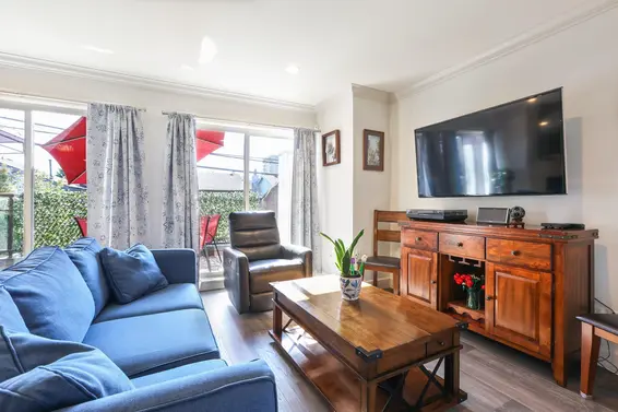 4 215 East 4th Street, North Vancouver For Sale - image 3