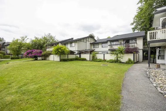 58 926 Premier Street, North Vancouver For Sale - image 2