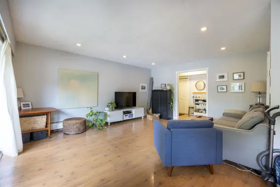 58 926 Premier Street, North Vancouver For Sale - image 5