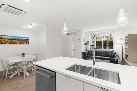 TH5 128 East 8th Street, North Vancouver For Sale - image 2