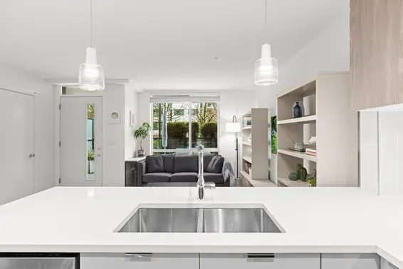 TH5 128 East 8th Street, North Vancouver For Sale - image 8