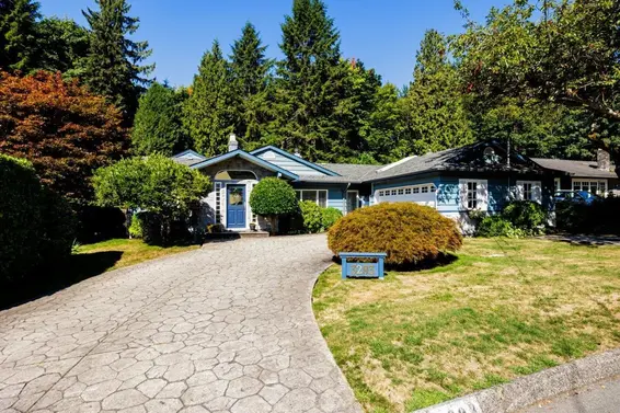 3293 Wayne Drive, North Vancouver