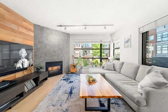 404 124 West 3rd Street, North Vancouver For Sale - image 2