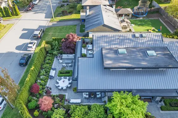 939 Friar Crescent, North Vancouver For Sale - image 38